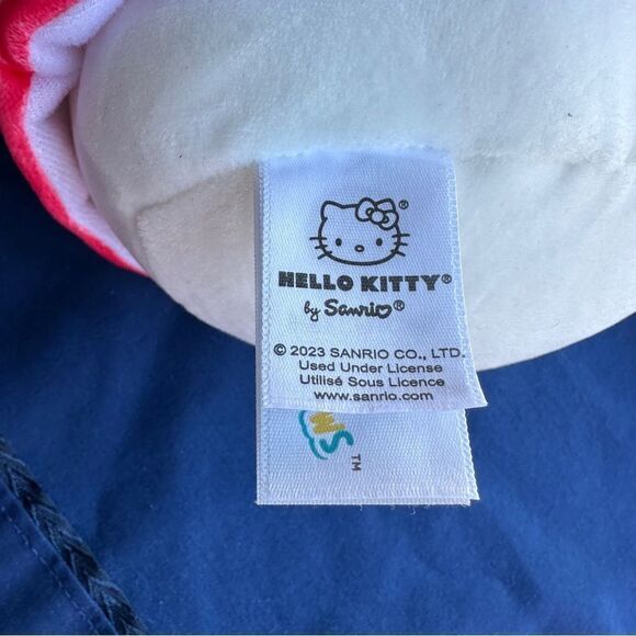 Hello Kitty squishmallow - Picture 4 of 7